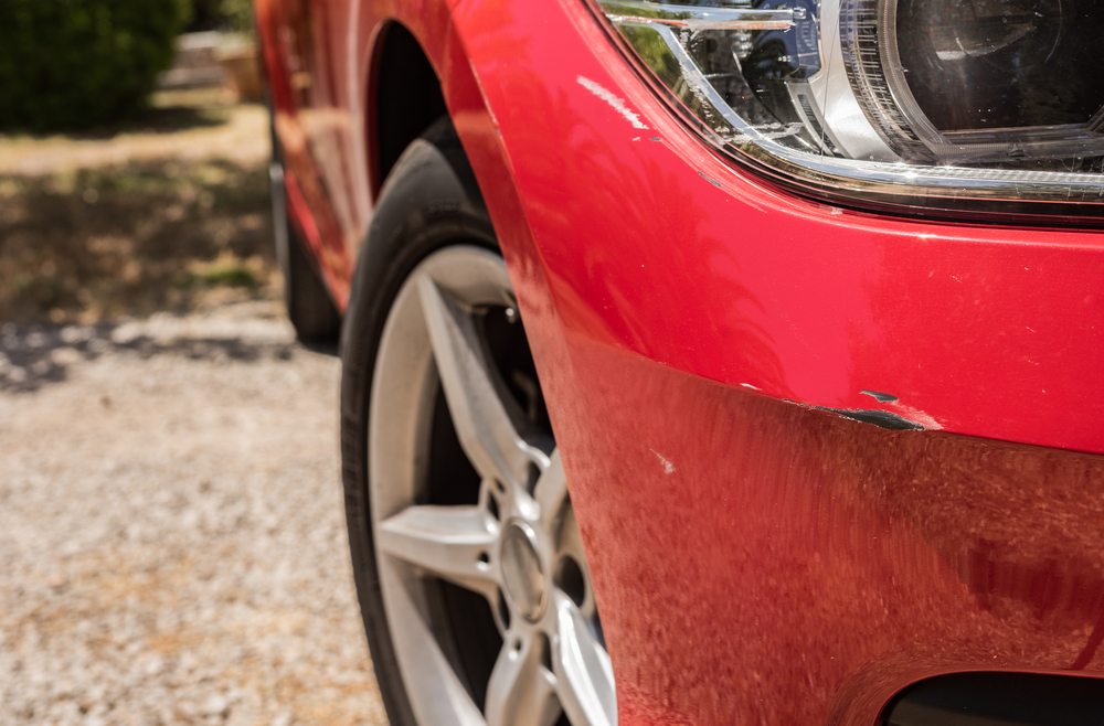 草木で車に傷がつく 修理方法や修理代の相場を詳しく解説 格安板金塗装 池内自動車