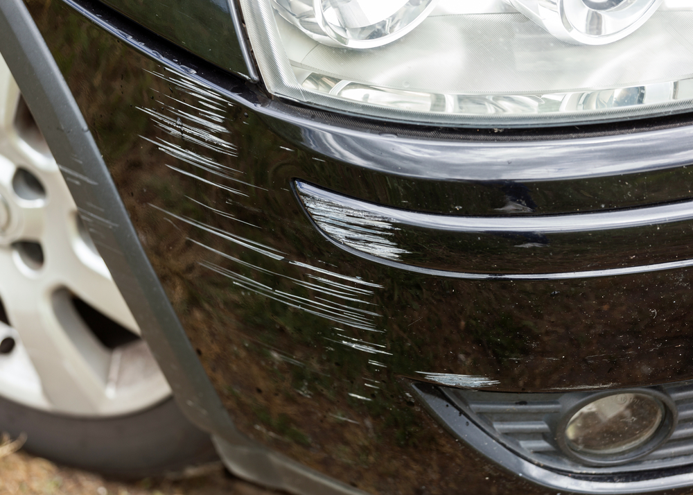 バンパーのひっかき傷を修理する方法 気になる修理代の相場とは 格安板金塗装 池内自動車