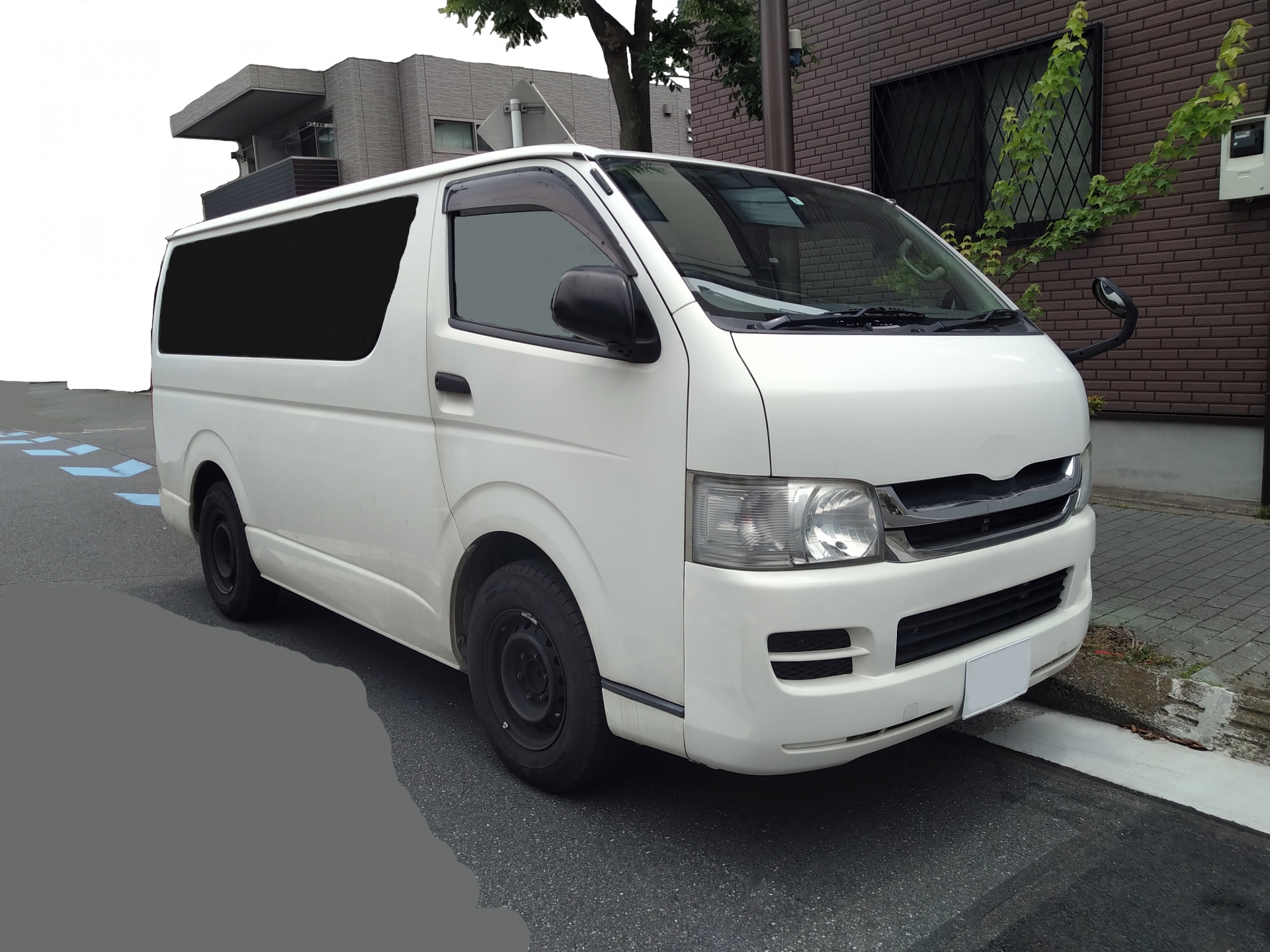 【ハイエース修理費】ディーラーより半額以下も！中古パーツ＆板金で賢く直す方法