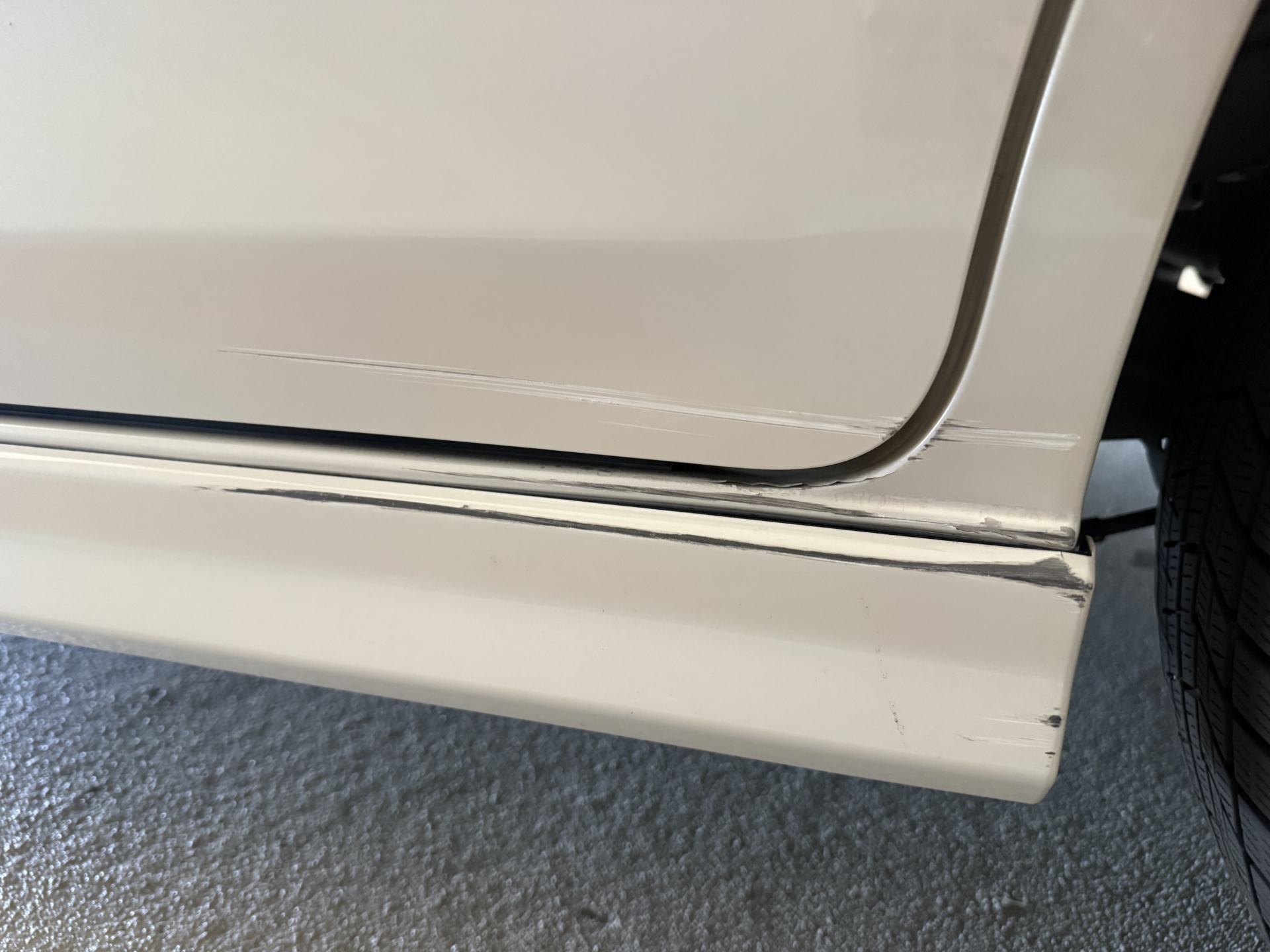 リース返却前の傷・凹み修理は池内自動車へ!精算金ゼロを目指す3つの理由