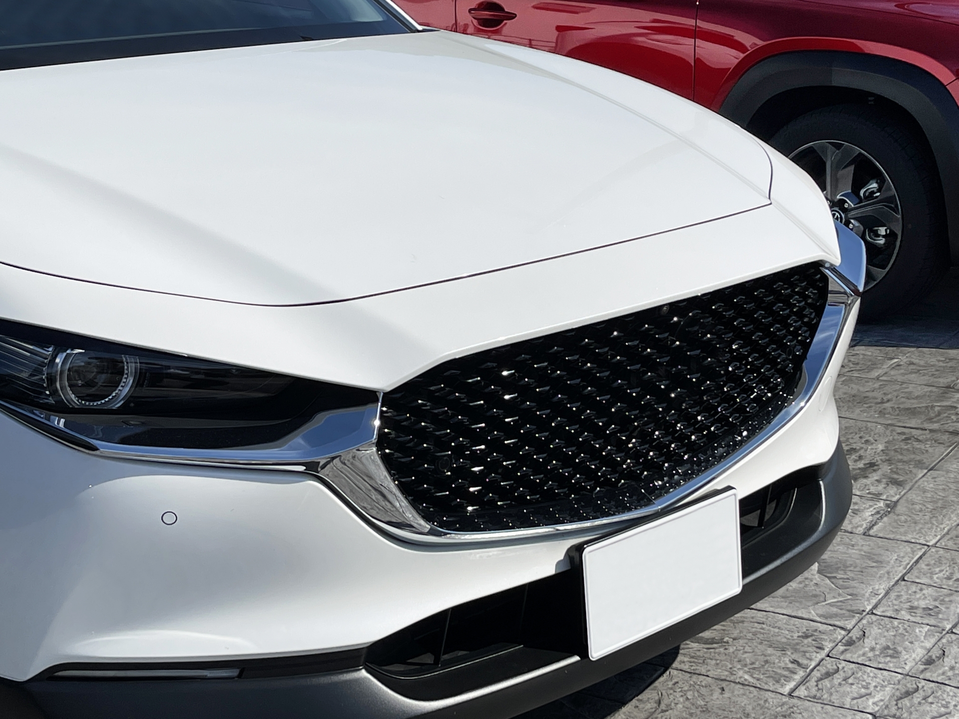 パールホワイトの傷、修理費用はいくら？高い理由から相場、安く直すコツまで徹底解説