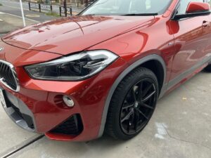 BMW X2 バンパーヘコミ修理①