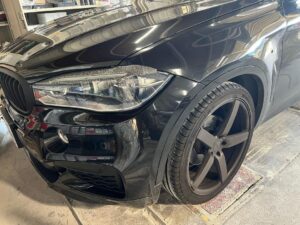 BMW X6 ヘコミ修理①