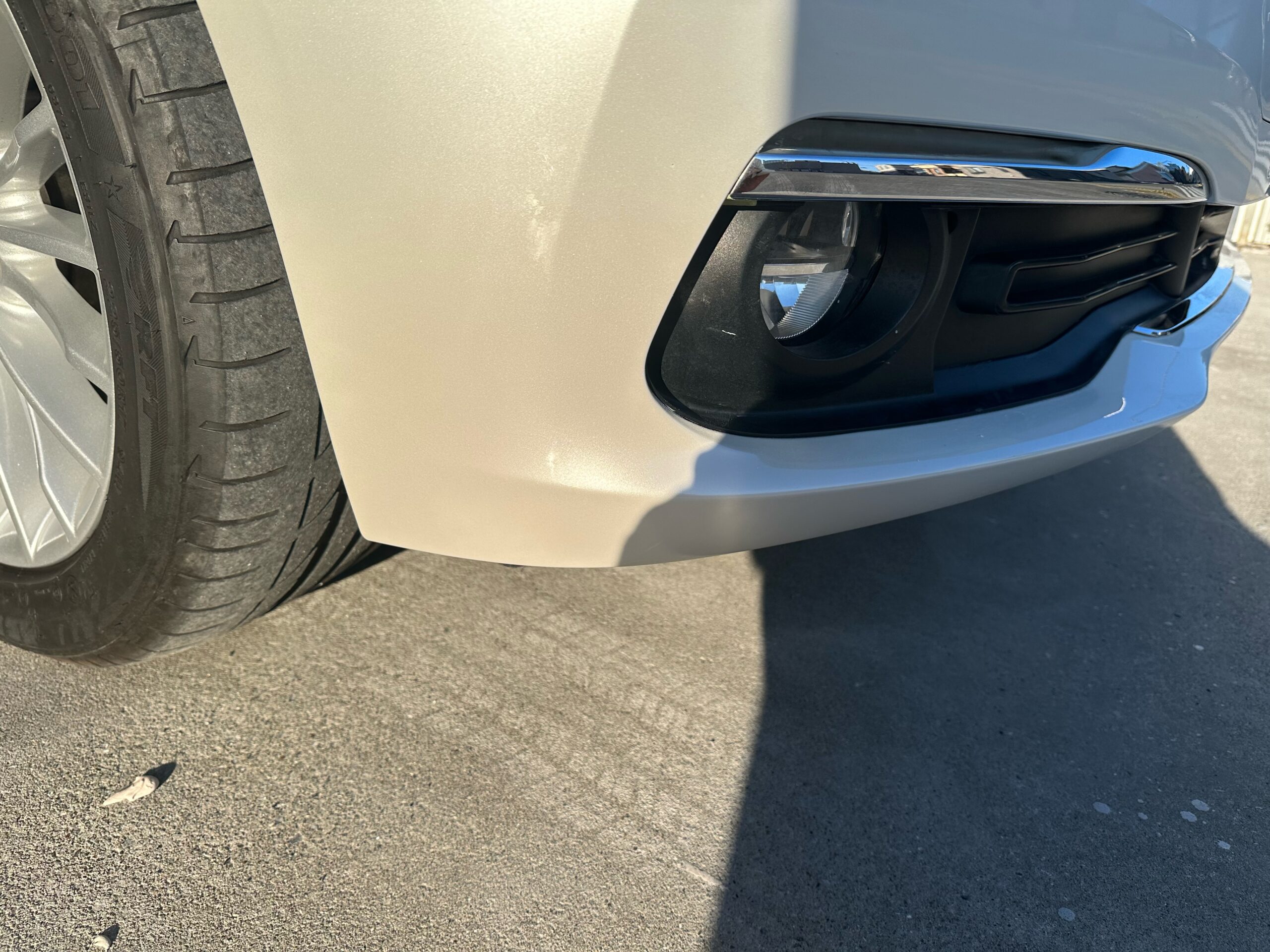 BMW 3シリーズ 右フロントバンパーの修理事例