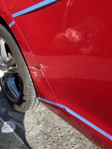 アルファロメオ ジュリエッタ 右クォーター、右リアドアの修理事例①