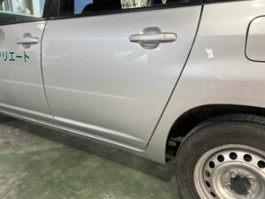トヨタ サクシード 左フロントドア、左リアドア、左クォーターの修理事例③