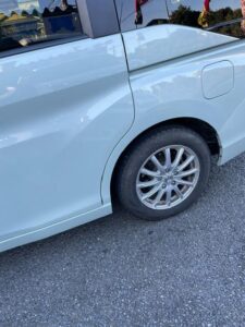 ホンダ ステップワゴン 左スライドドア、左クォーター、左サイドステップ②