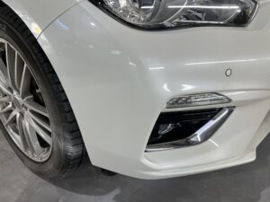 日産 スカイライン 右フロントバンパーの修理事例②