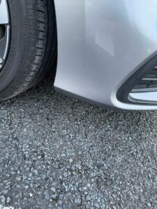 ホンダ インサイトの右フロントバンパーの修理事例②