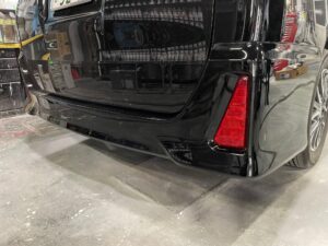 トヨタ ヴォクシー リアバンパー中央の修理事例②