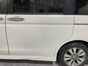 ホンダ ステップワゴン 左リアドアの修理事例②