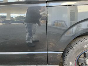 トヨタ ハイエース 左スライドドア、クォーターの修理事例②