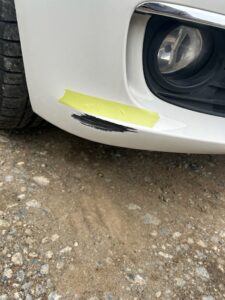 BMW 320i 右フロントバンパーの修理事例③