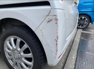 ホンダ N-BOX 左クオーターパネル、左リアバンパーの修理事例①