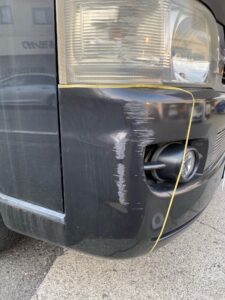 トヨタ ハイエース 右フロントバンパーの修理事例①