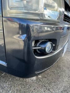 トヨタ ハイエース 右フロントバンパーの修理事例②