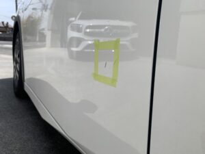 トヨタ プリウス 右フロントドアの修理事例①