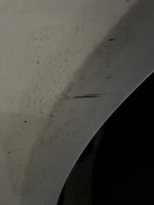 アウディ Q5 右リアバンパーの修理事例1