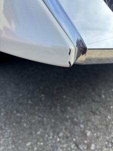 トヨタ VOXY 右フロントバンパーの修理事例①