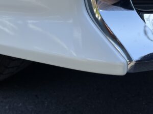 トヨタ VOXY 右フロントバンパーの修理事例②