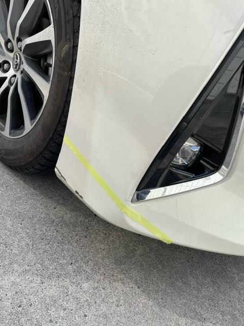 トヨタ アルファード 右フロントバンパーの修理事例