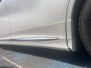 トヨタ アルファード 左スライドドアガーニッシュ、左クオーターガーニッシュの修理事例②