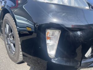 トヨタ プリウス 右フロントバンパーの修理事例2