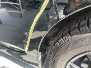 トヨタ プリウス 左クォーターパネルの修理事例1