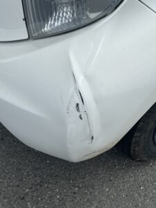トヨタ アクア 左リヤバンパーの修理事例1