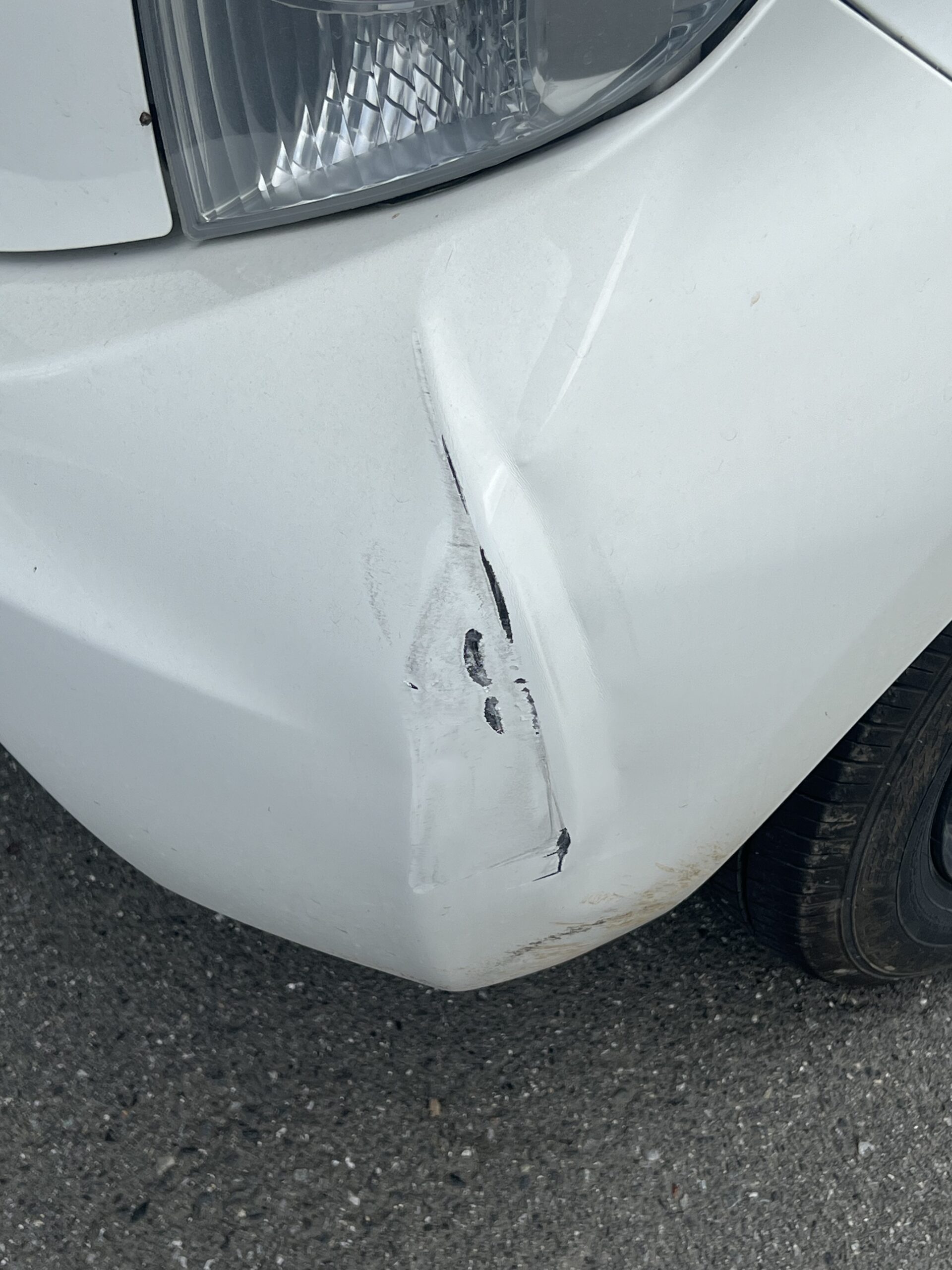 トヨタ アクア 左リヤバンパーの修理事例