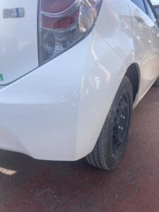 トヨタ アクア 左リヤバンパーの修理事例2