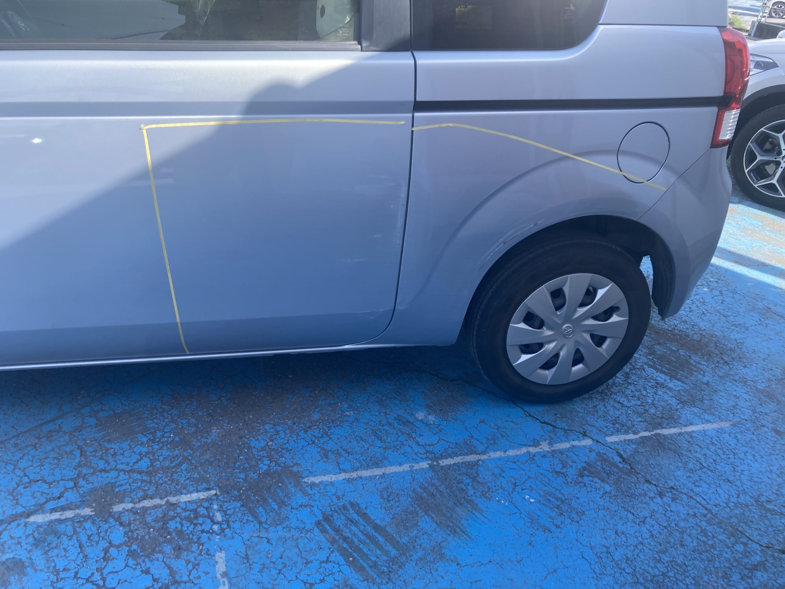 トヨタ ポルテ 左スライドドア・左クォーターの修理事例