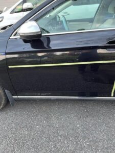フォルクスワーゲン パサート 左フロントドアの修理事例1