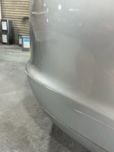 ホンダ インサイト 右リアバンパーの修理事例1