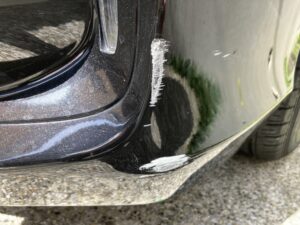 ホンダ フリード 左フロントバンパーの修理事例1