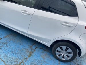 マツダ デミオ 左リヤドアの修理事例2