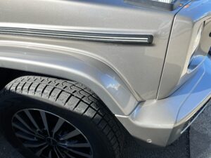 メルセデス・ベンツ Gクラス 左クォーターガーニッシュ前の修理事例3