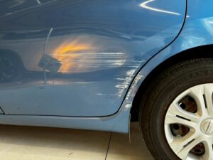 日産 ノート 左フェンダー・左リヤドア・左クォーターの修理事例2