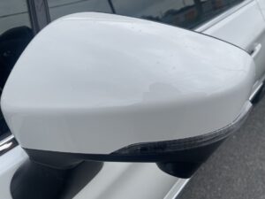 スバル レガシィ 左サイドミラーカバーの修理事例2