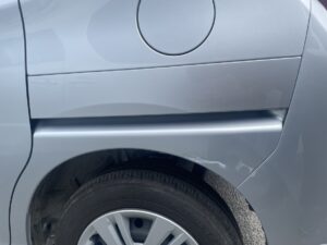 トヨタ トール 左クォーターパネルの修理事例1
