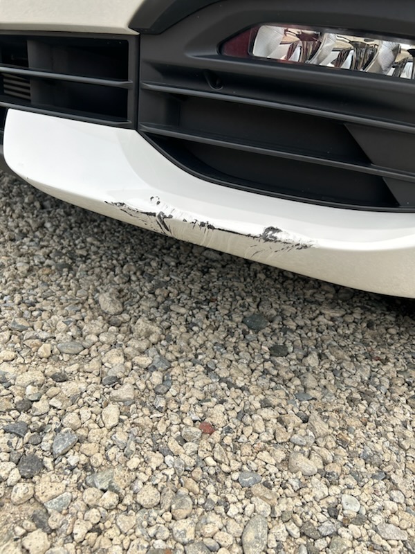 BMW 3シリーズ 左フロントバンパーの修理事例