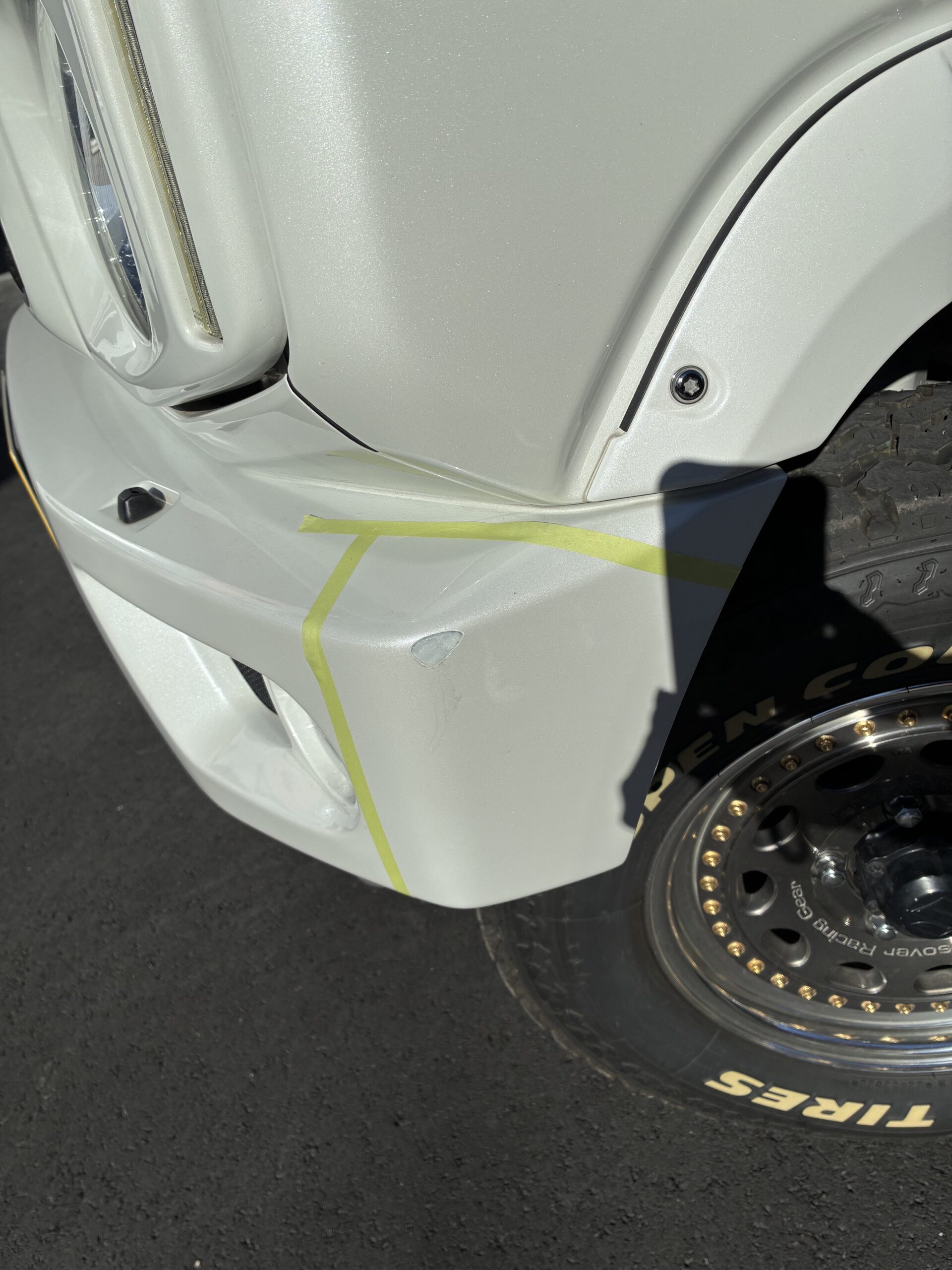 スズキ ジムニー 左フロントバンパーの修理事例