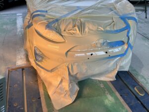 トヨタ アクア フロントバンパーの修理事例3