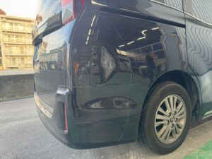 トヨタ エスクワイア 右クオータ、右リアバンパーの修理事例1