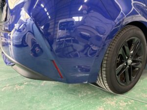 トヨタ カローラツーリング 右リアバンパーの修理事例1