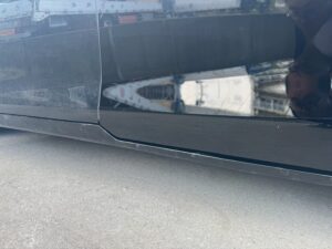 トヨタ ヴォクシー 左リアドア、左ステップの修理事例1