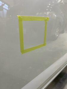 フォルクスワーゲン ポロ 左フロントドアパネルの修理事例1