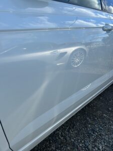 フォルクスワーゲン ポロ 左フロントドアパネルの修理事例4