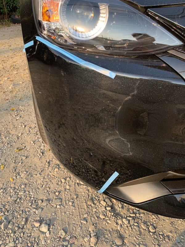 マツダ マツダ3 右フロントバンパーの修理事例