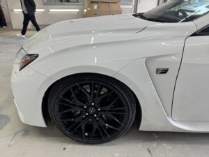 レクサス RCF 左フロントフェンダーの修理事例1